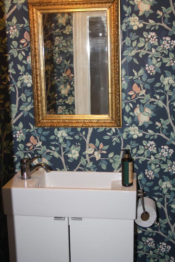 Ladugardens Pub & Sal Appartement Enhorna